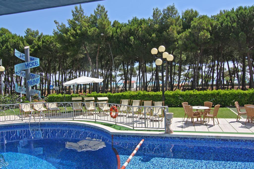 Hotel Meripol Alba Adriatica Exterior foto
