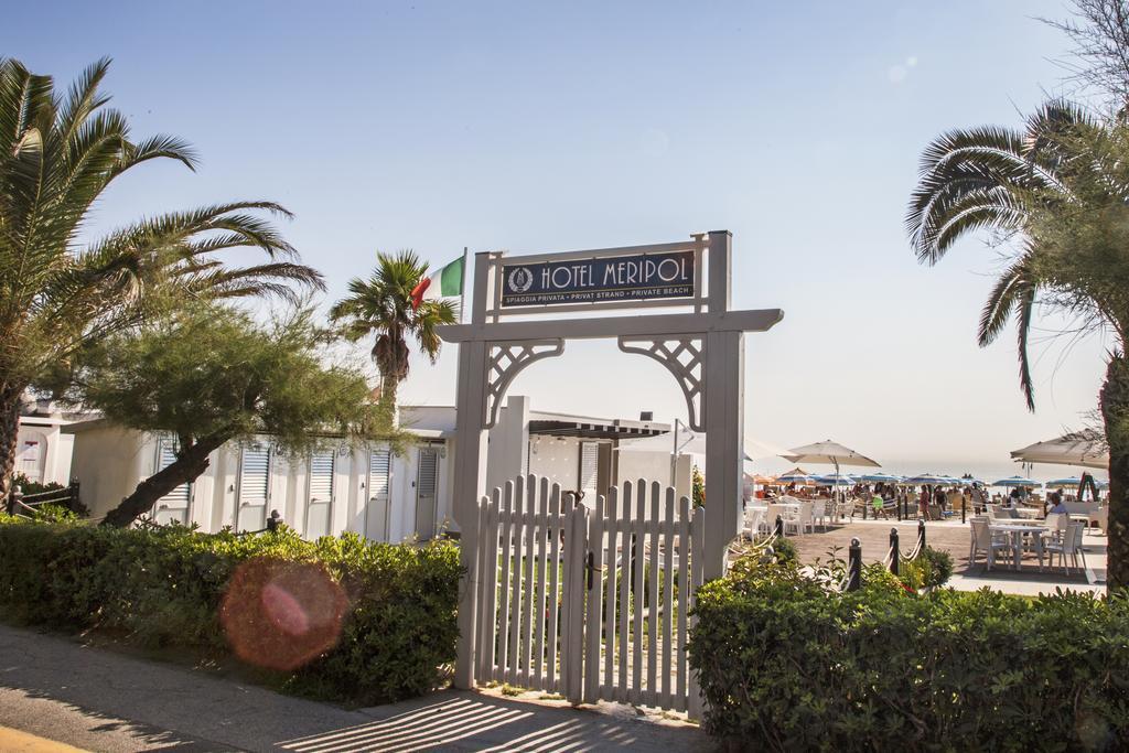 Hotel Meripol Alba Adriatica Exterior foto